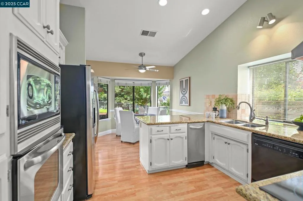 San Ramon, California 94582, United States, 4 Bedrooms Bedrooms, ,2 BathroomsBathrooms,Residential,Active,215364