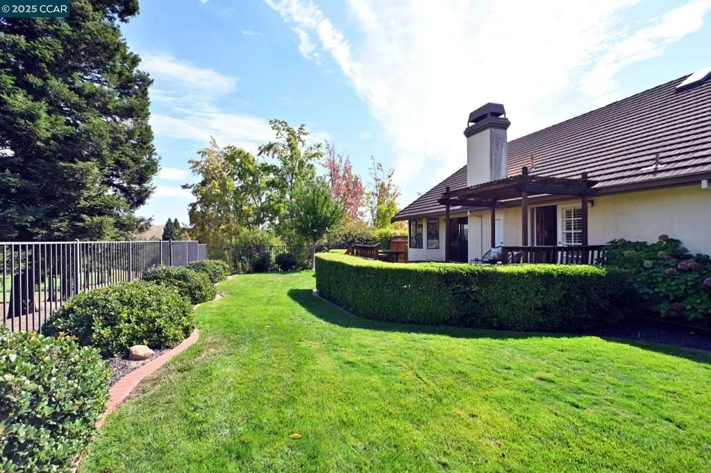 San Ramon, California 94582, United States, 4 Bedrooms Bedrooms, ,2 BathroomsBathrooms,Residential,Active,215364