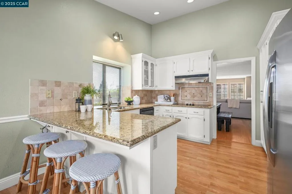 San Ramon, California 94582, United States, 4 Bedrooms Bedrooms, ,2 BathroomsBathrooms,Residential,Active,215364