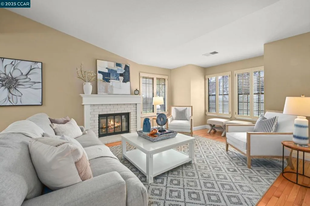 San Ramon, California 94582, United States, 4 Bedrooms Bedrooms, ,2 BathroomsBathrooms,Residential,Active,215364