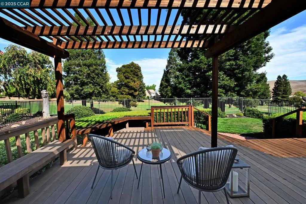 San Ramon, California 94582, United States, 4 Bedrooms Bedrooms, ,2 BathroomsBathrooms,Residential,Active,215364