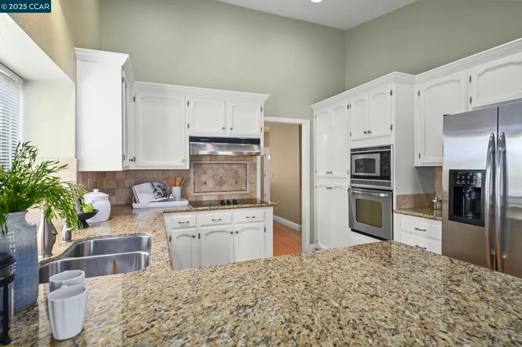 San Ramon, California 94582, United States, 4 Bedrooms Bedrooms, ,2 BathroomsBathrooms,Residential,Active,215364