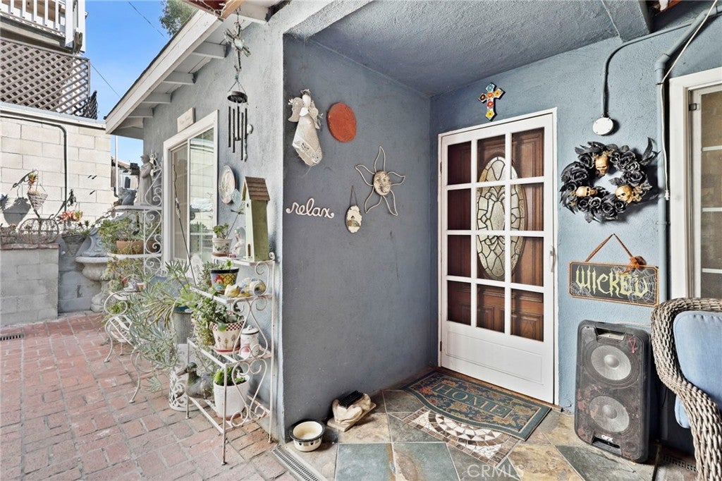 2334 Highbury Ave, Los Angeles CA 90032