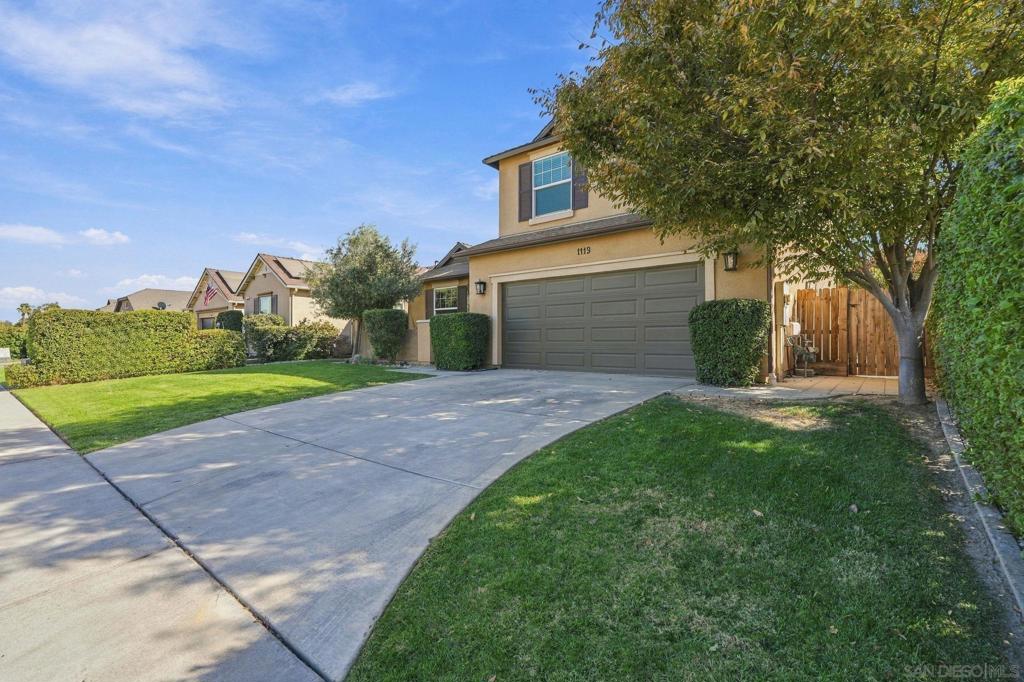1119 W Muir Way