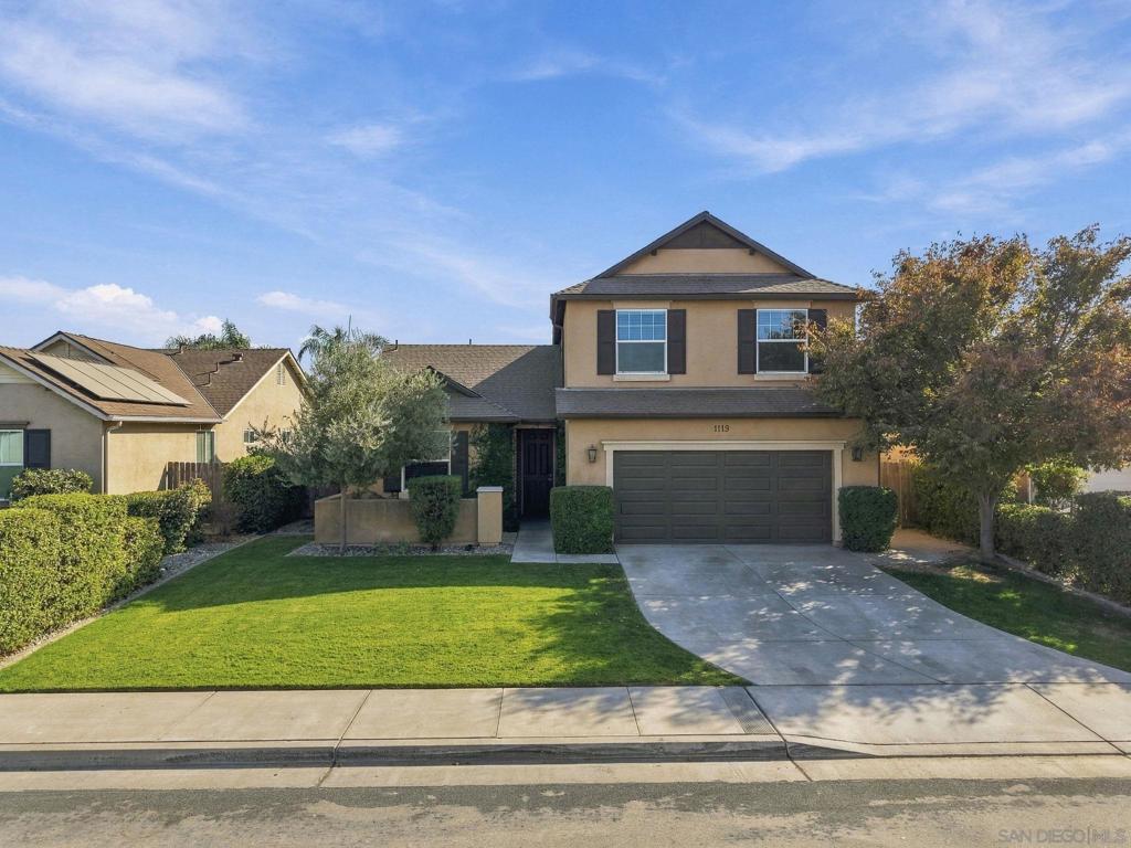 1119 W Muir Way