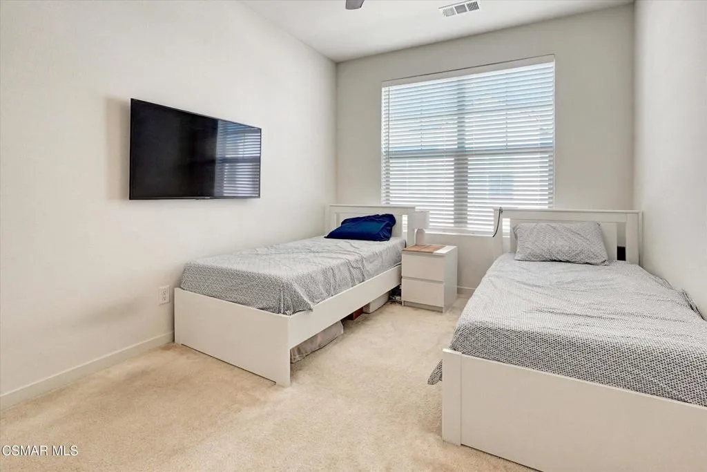 Simi Valley, California 93065, United States, 3 Bedrooms Bedrooms, ,3 BathroomsBathrooms,Residential,Pending,216566