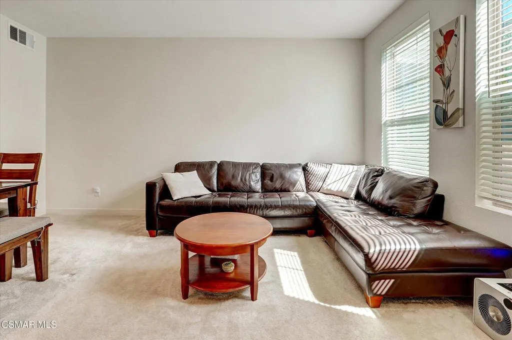 Simi Valley, California 93065, United States, 3 Bedrooms Bedrooms, ,3 BathroomsBathrooms,Residential,Pending,216566