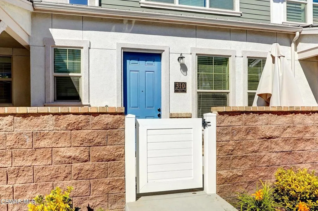 Simi Valley, California 93065, United States, 3 Bedrooms Bedrooms, ,3 BathroomsBathrooms,Residential,Pending,216566