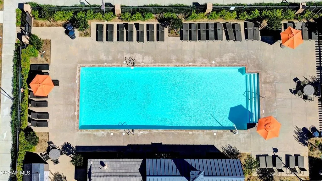 Simi Valley, California 93065, United States, 3 Bedrooms Bedrooms, ,3 BathroomsBathrooms,Residential,Pending,216566