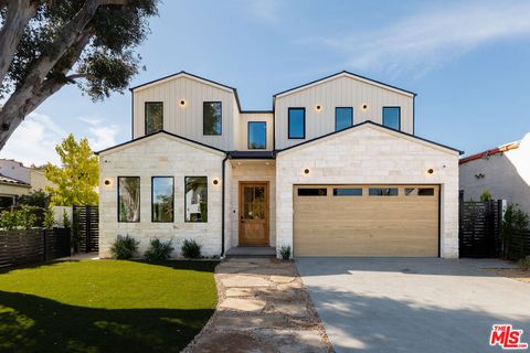 Photo of 1621 S Garth Avenue, Los Angeles, CA 90035 (MLS # 26660991)