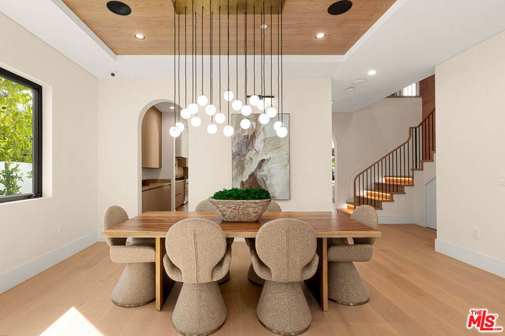 Photo of 1621 S Garth Avenue, Los Angeles, CA 90035 (MLS # 26660991)