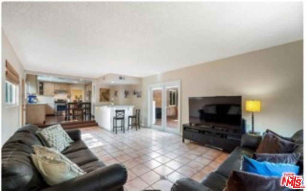 6020 Wilkinson Avenue