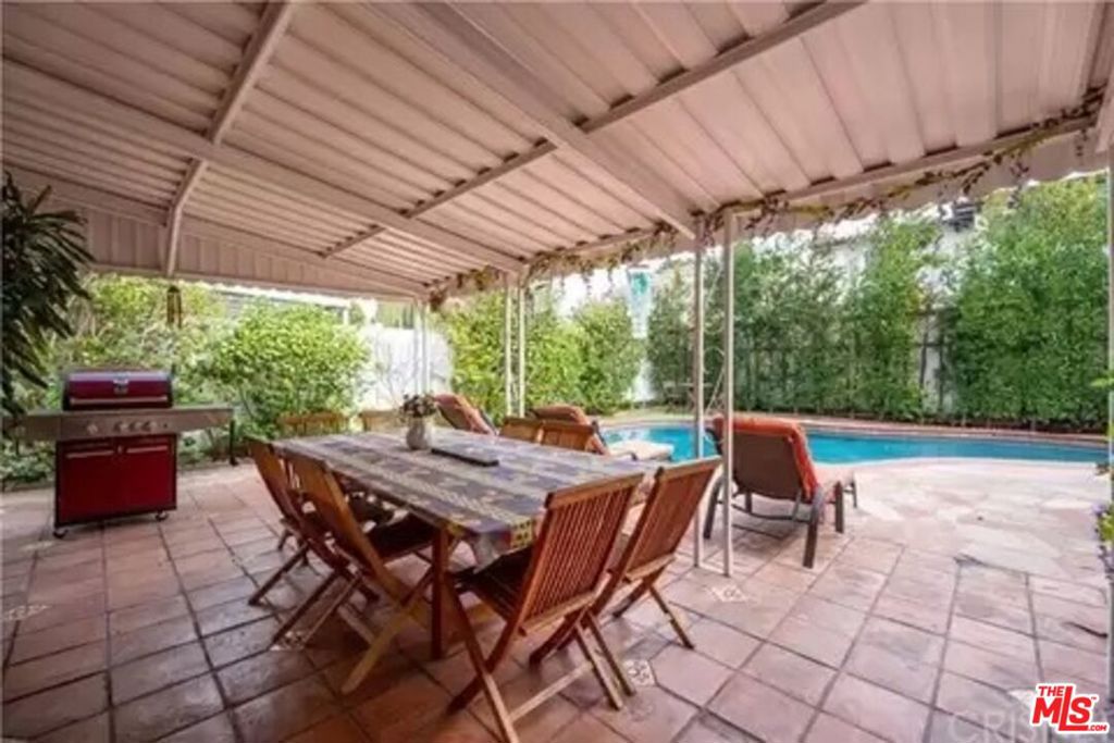 6020 Wilkinson Avenue