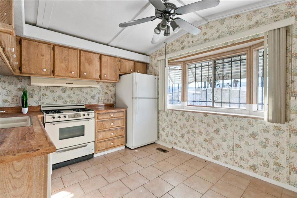 Tri Palm Estates - Manufactured In Park