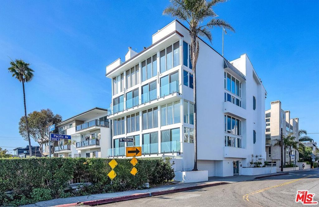 Photo of 5515 Pacific Avenue #1, Marina Del Rey, CA 90292 (MLS # 25624511)