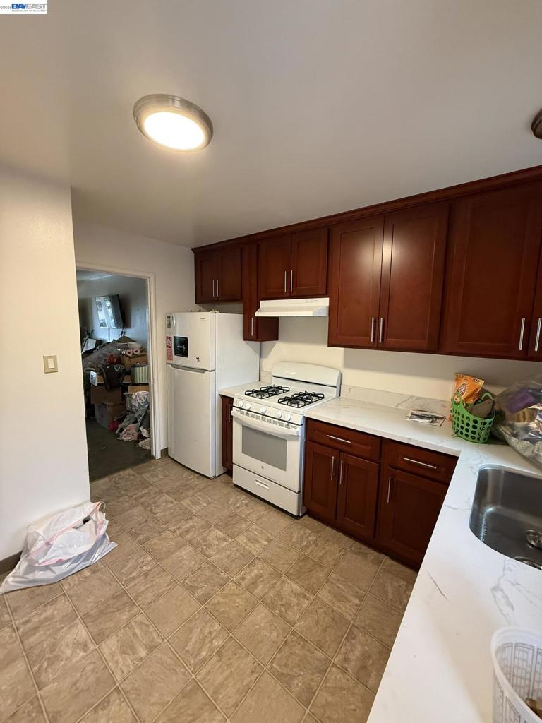 857 Longwood Ave