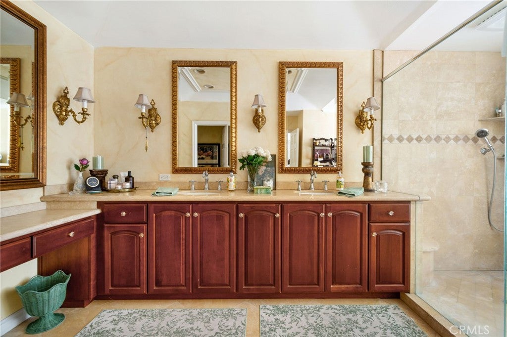 19381 Woodlands Dr, Huntington Beach CA 92648 - Photo 15