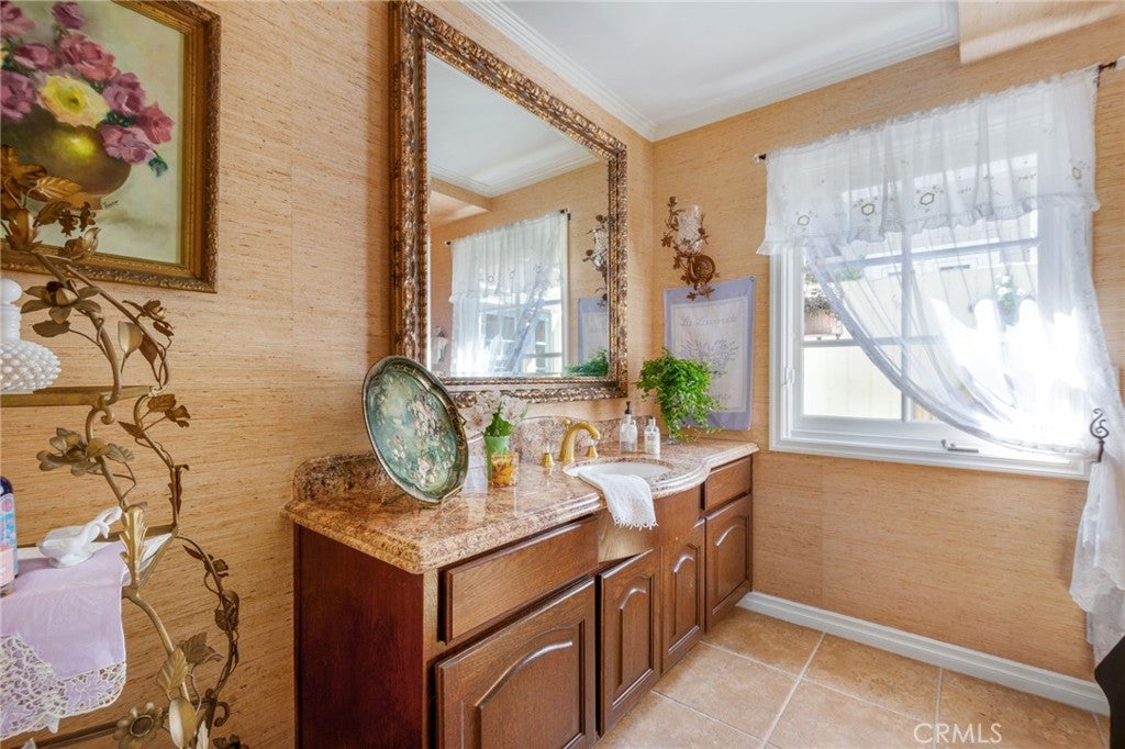 19381 Woodlands Dr, Huntington Beach CA 92648 - Photo 11