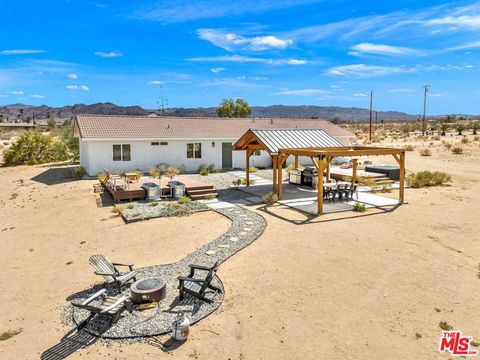 Photo of 63478 E Broadway Street, Joshua Tree, CA 92252 (MLS # 25582205) Photo of 63478 E Broadway Street, Joshua Tree, CA 92252 (MLS # 25582205)