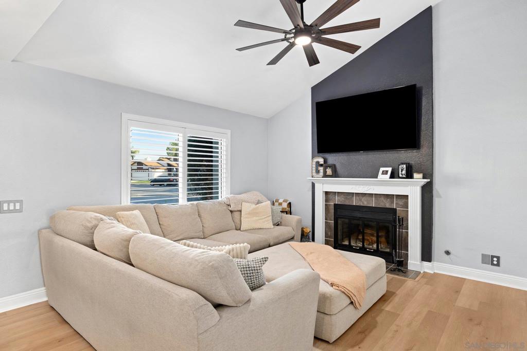 10133 Paseo Palmas Dr