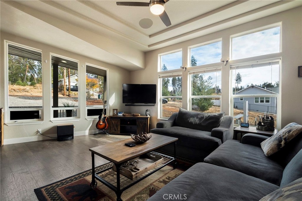 918 Deer Creek