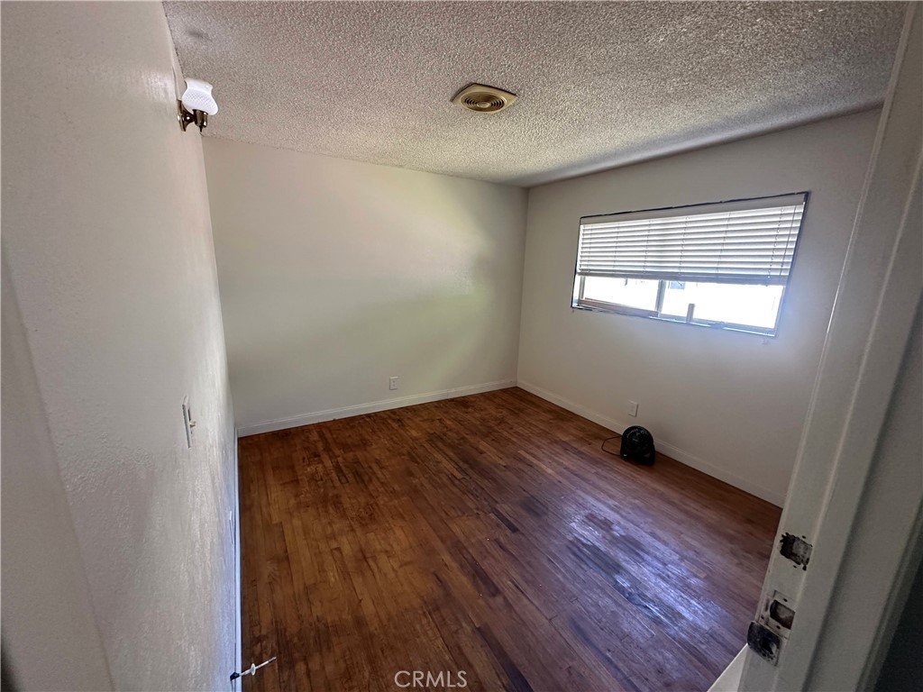 15472 La Salle Lane