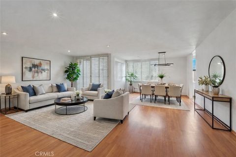 Photo of 5301 Balboa Blvd, Encino, CA 91316 (MLS # SR26041969)
