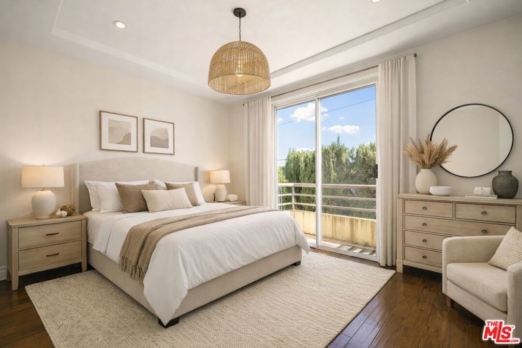 Photo of 4128 Whitsett Avenue #107, Studio City, CA 91604 (MLS # 26663699)