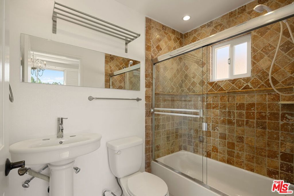 4128 Whitsett Avenue 107