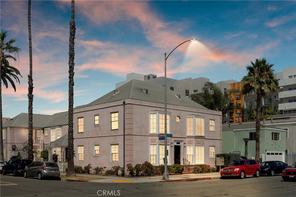 Welcome to 102 Lime Avenue, a beautifully updated one-bedroom, one-bath condo just mere blocks from the ocean and everything Downtown Long Beach has to offer.
This move-in ready home features brand new flooring, dual pane windows, fresh paint, and a remodeled kitchen complete with a new refrigerator and stove. A huge bay window fills the living space with natural light, making the home feel bright and inviting.
The location is unmatched, as it is just one block over from Vons and the renowned 555 East Steakhouse, with great coffee shops and restaurants like Olive and Rose and Gaucho Beach all nearby. You’re also super close to Shoreline Village, the Promenade, and the marina, where you can enjoy waterfront dining and entertainment, perfect for relaxing by the water.
The neighborhood itself has a warm, friendly community vibe. It’s known for its artist and designer culture, with creative shops and galleries that give the area its unique character. Additional parking may be available for lease nearby through the Marriott or Travelodge, offering extra convenience for you and your guests.
This condo offers an affordable opportunity to own a piece of the Long Beach lifestyle.