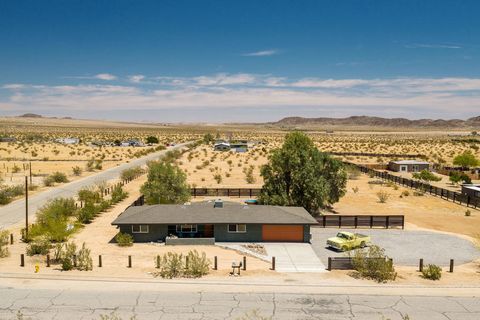 Photo of 64722 Sun Mesa Road, Joshua Tree, CA 92252 (MLS # 219148749PS)