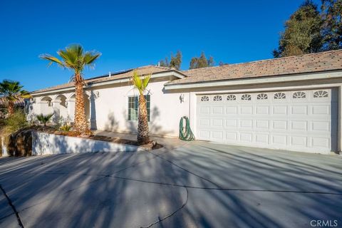 Photo of 17788 Buckthorn Ave, Hesperia, CA 92345 (MLS # CV26101750)