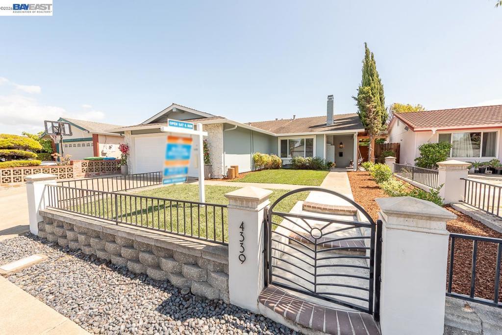 4339 Queensboro Way