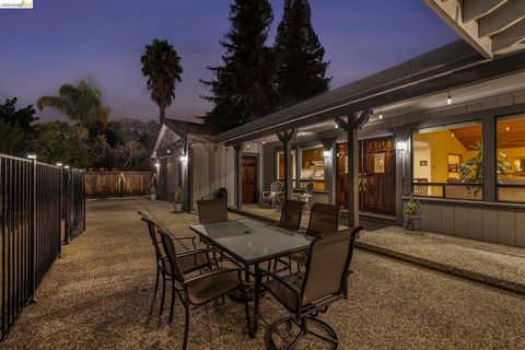 Photo of 3622 Delancey Ln Ln, Concord, CA 94519 (MLS # 41123100)