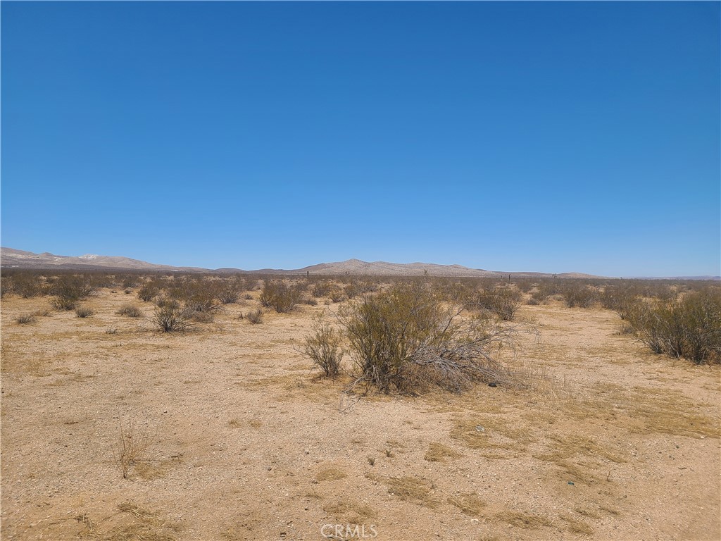 Great opportunity, large parcel of land with over 18 acres not too far from main highway. Don't loose the oppoortunity to own this large parcel. Motivated seller, must see.