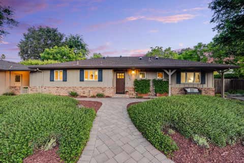 Photo of 20580 Canyon View Drive, Saratoga, CA 95070 (MLS # ML82052325)