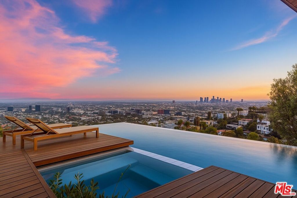 Photo of 8404 Franklin Avenue, Los Angeles, CA 90069 (MLS # 25525147)