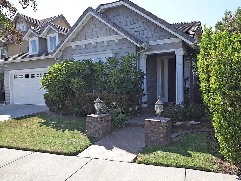 Highly desirable single-story home in located in upper Tomlinson Park in one of the quietest locations in the community. Features include three beds, including a large master suite & second bedroom with its own bath. Nice open floor plan, warm neutral colors throughout & large kitchen, master bedroom suite features a large walk in closet, shower and soaking tub. Tomlinson Park Association features amenities such as tennis courts, basketball courts, childrens playground, huge grass area, large resort like pool area with a spa, outdoor showers, bbq and picnic area