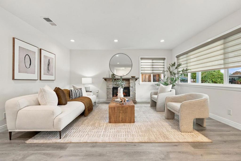 3321 Pepper Tree Lane
