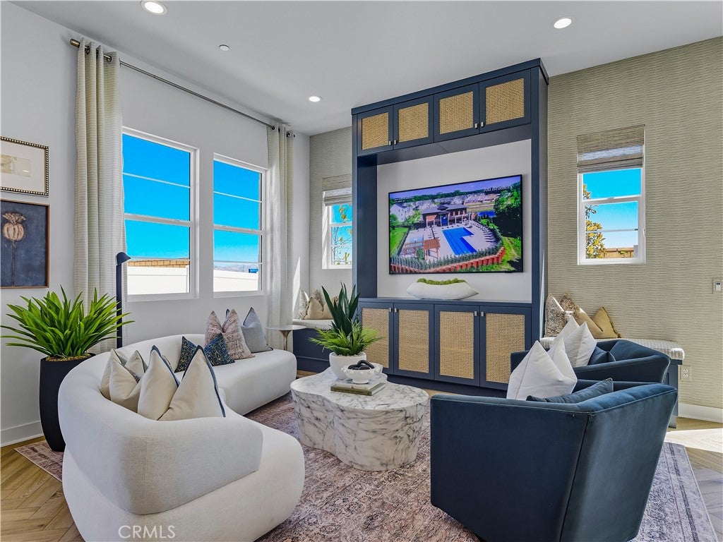 2378 Liv Way