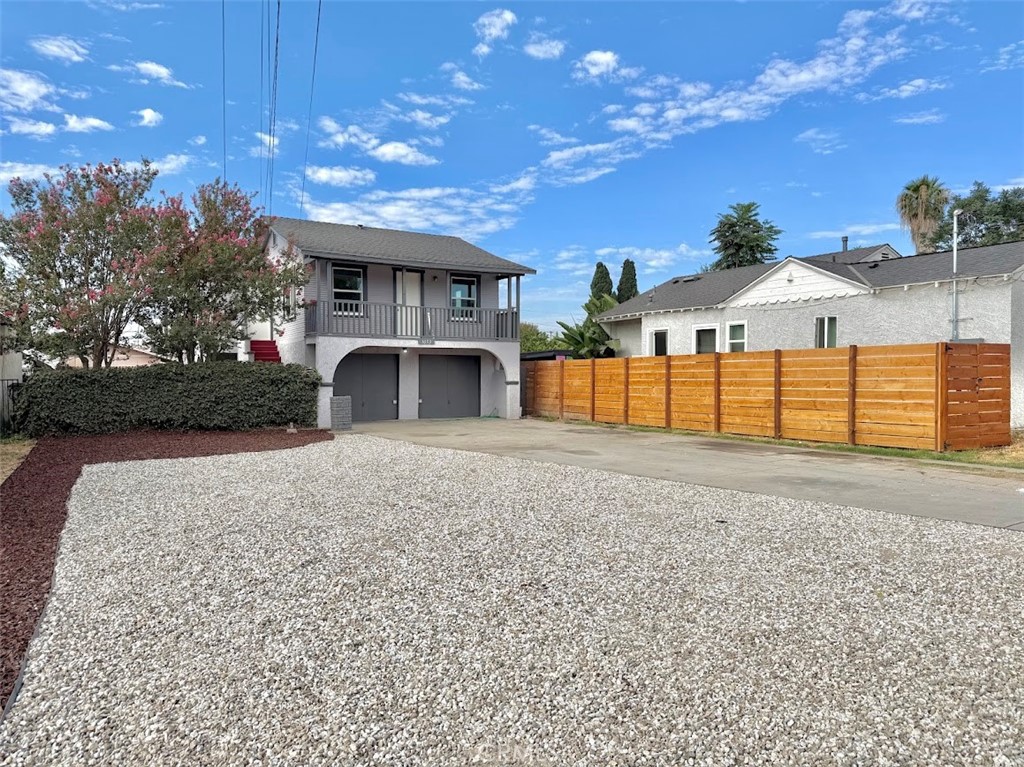 1053 W 15th