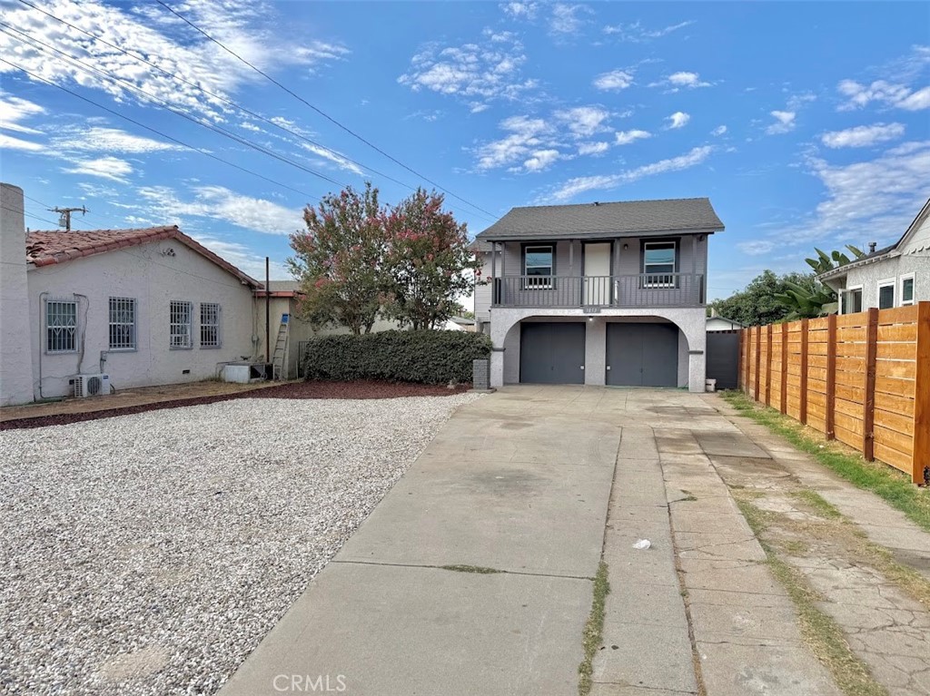 1053 W 15th
