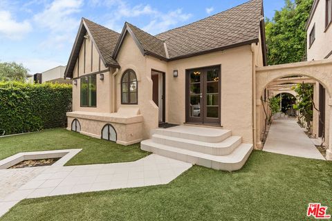 Photo of 559 HUNTLEY Drive, West Hollywood, CA 90048 (MLS # 25573955) Photo of 559 HUNTLEY Drive, West Hollywood, CA 90048 (MLS # 25573955)