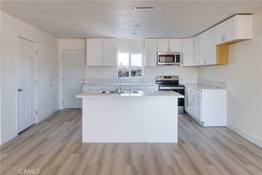 17820 Sycamore Street