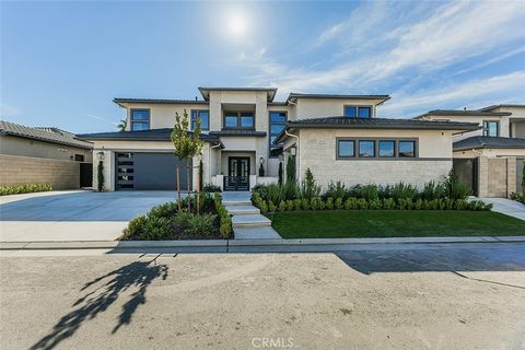 Photo of 2315 E Courtside Drive, Fresno, CA 93730 (MLS # SC25242492)