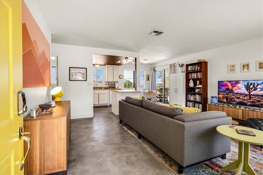 60324 La Mirada Trail