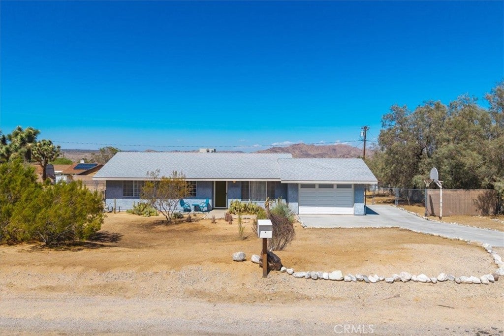 60324 La Mirada Trail
