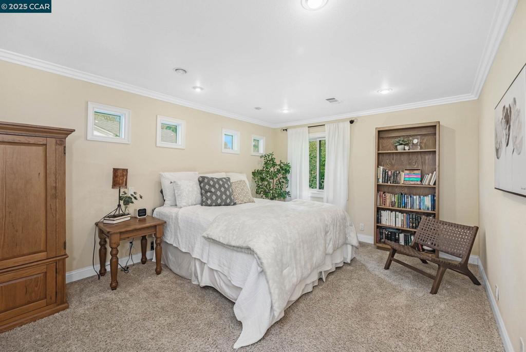 POETS CORNER - Residential