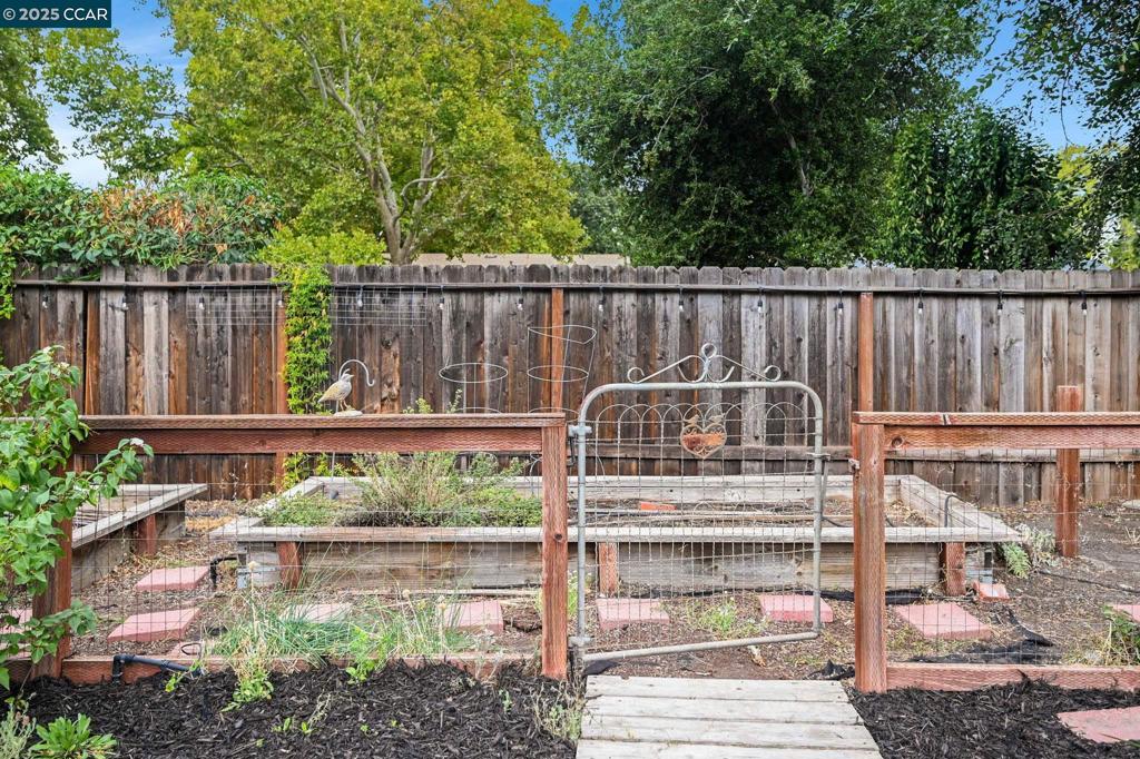 POETS CORNER - Residential