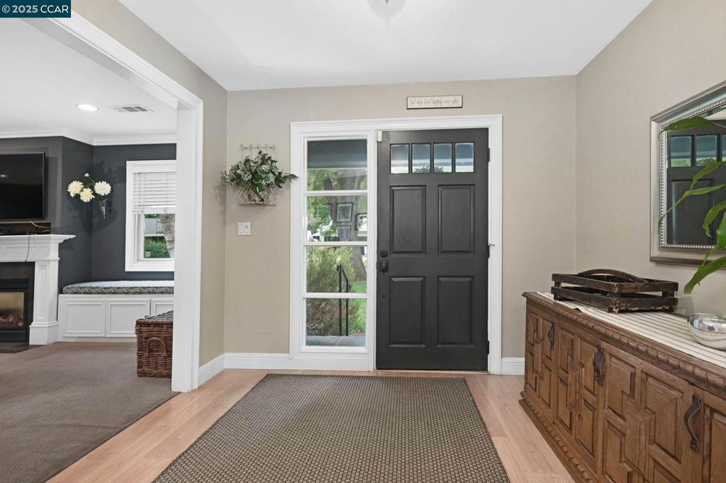 POETS CORNER - Residential